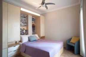 Acron of Plaka by YHA